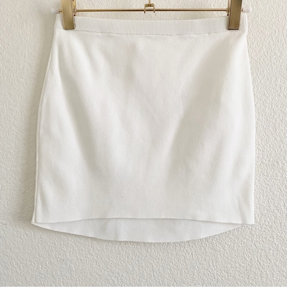 House of CB Yves Knit Top & Mariella Knit Mini Skirt Set in White XS - Picture 7 of 11